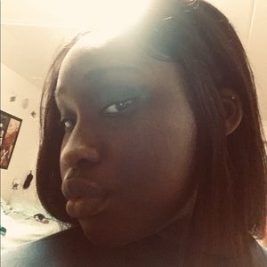 Meet your Posher, Lois